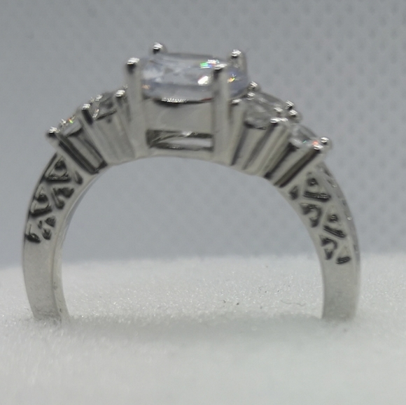 Silver Fashion Ring - Picture 1 of 4